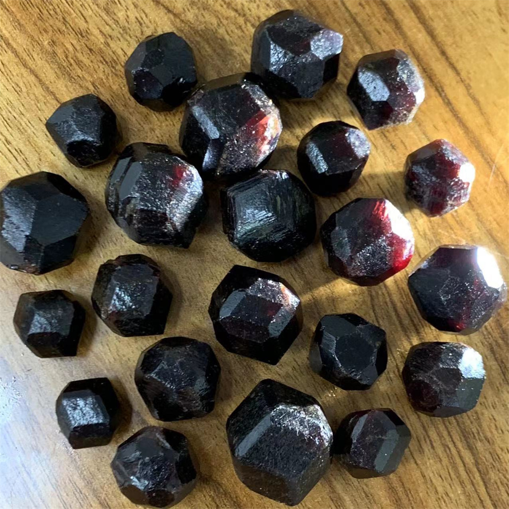 Natural Red Garnet Ore Crystal - Jewelry Making Raw Materials avaliação e preço