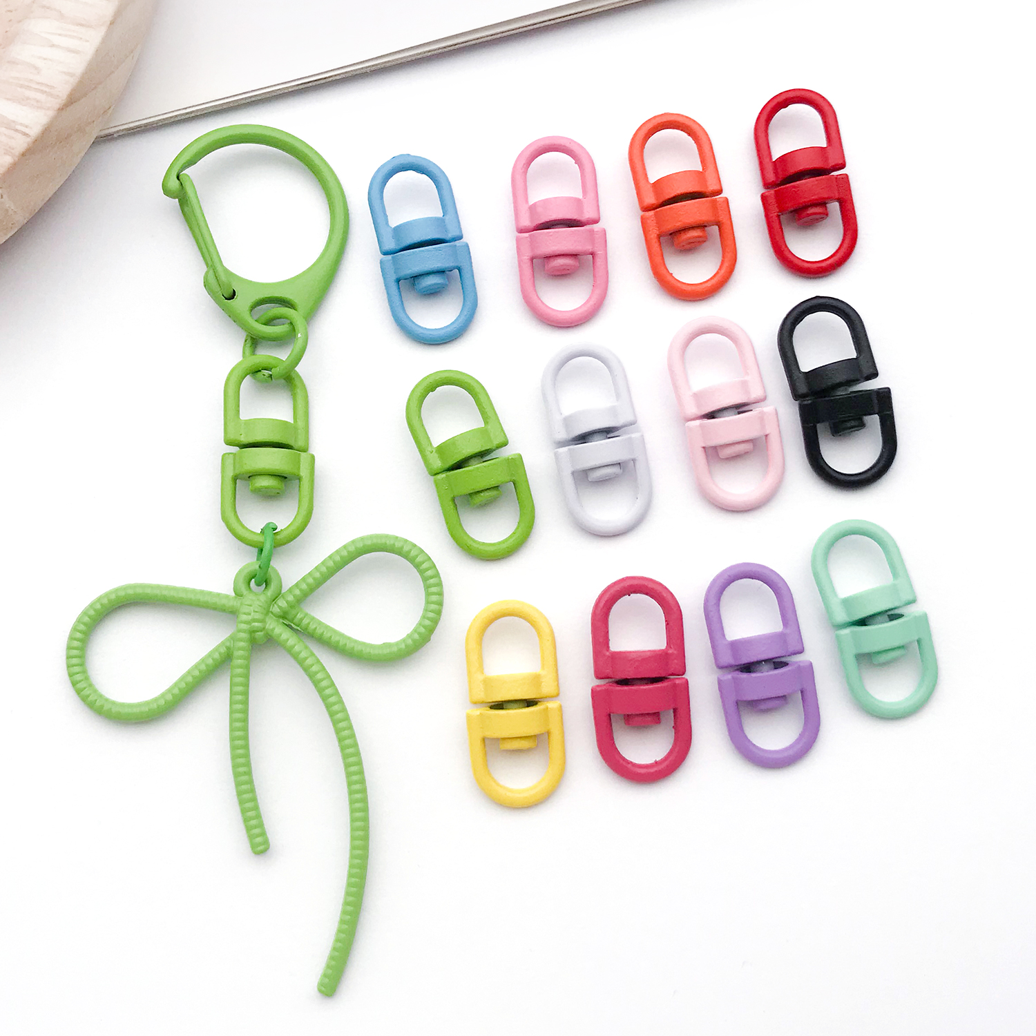 20pcs Metal Rotate Buckle Key  - Jewelry Making Hoops avaliação e preço